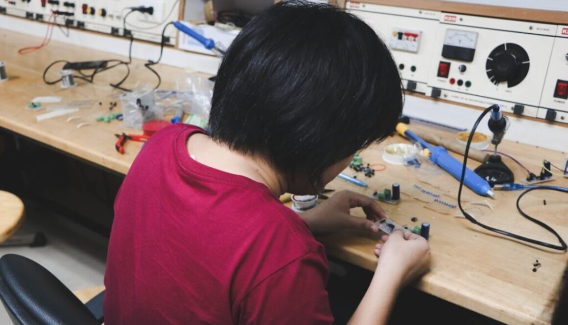 Jak nauczyć dziecko programowania – skuteczne metody i techniki