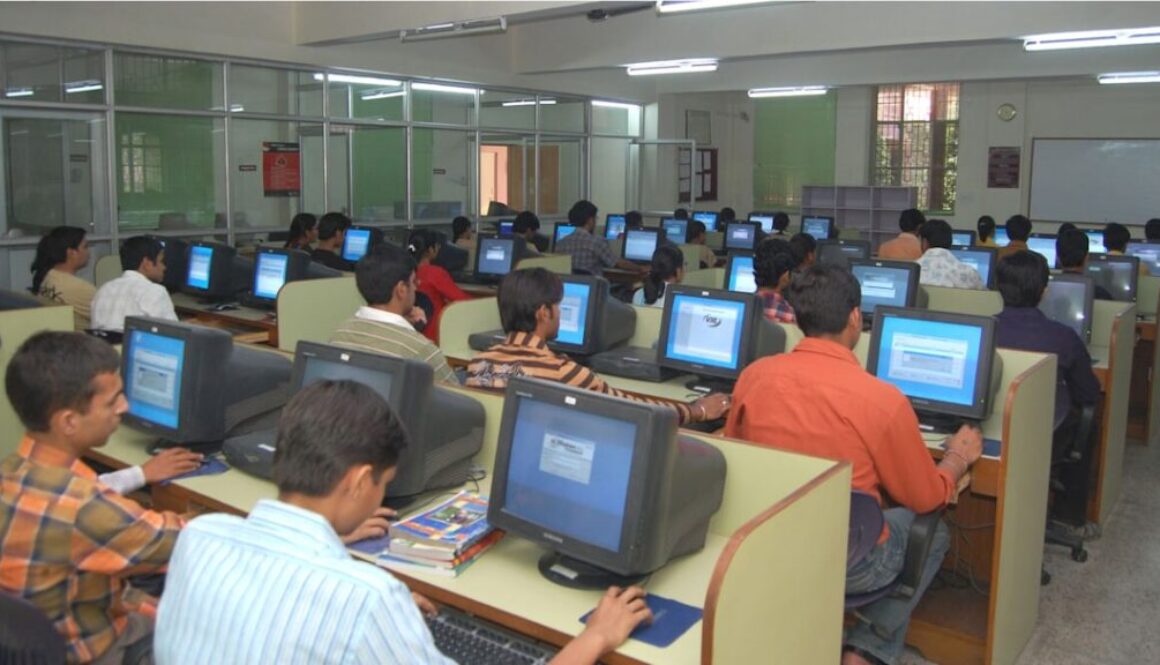 Konkursy informatyczne – gdzie szukać i jak się przygotować