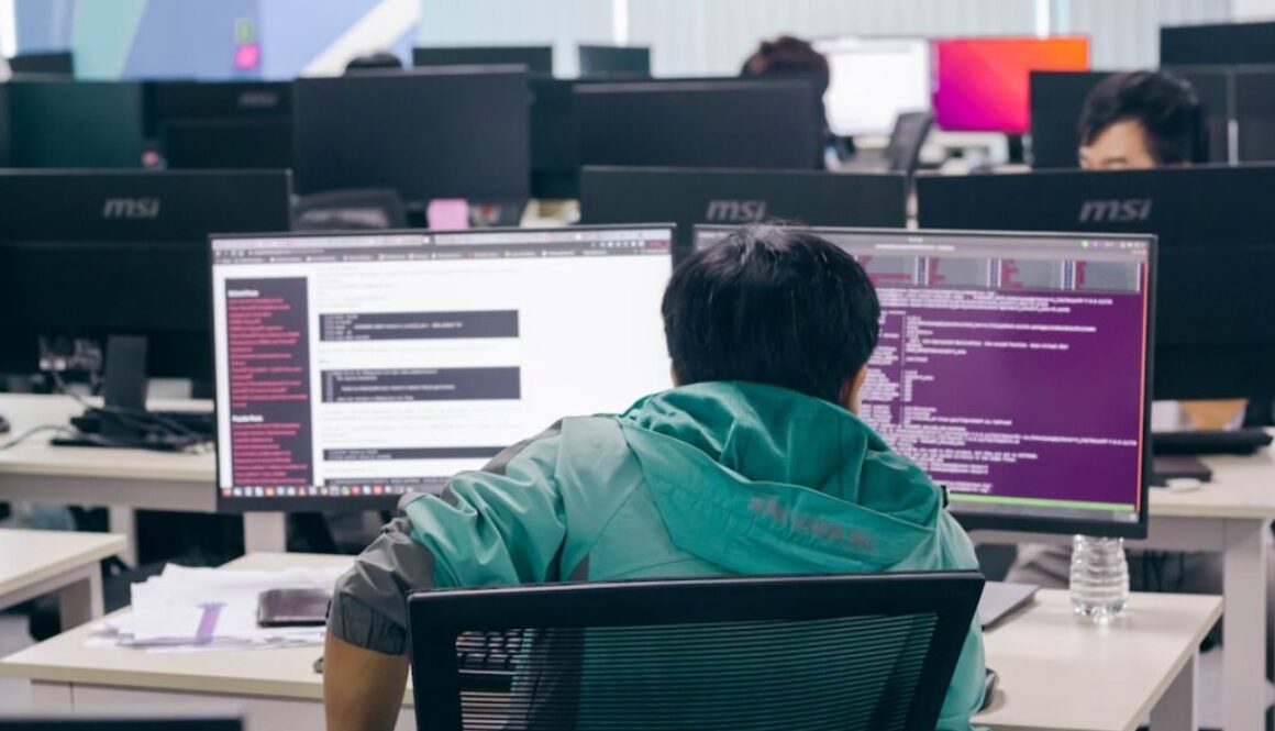 Gdzie programista może szukać pracy - praktyczne wskazówki dla młodych adeptów