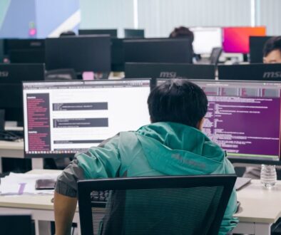 Gdzie programista może szukać pracy - praktyczne wskazówki dla młodych adeptów